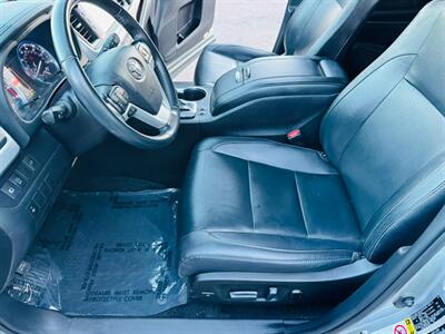 2019 Toyota Highlander XLE   - Photo 8 - San Diego, CA 92115