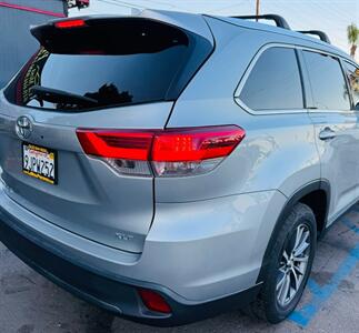 2019 Toyota Highlander XLE   - Photo 6 - San Diego, CA 92115