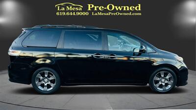 2016 Toyota Sienna SE Premium 8-Passeng - Photo 5 - San Diego, CA 92115