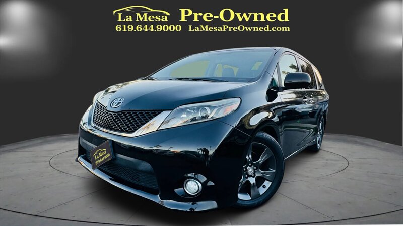 2016 Toyota Sienna SE Premium 8-Passeng   - Photo 1 - San Diego, CA 92115