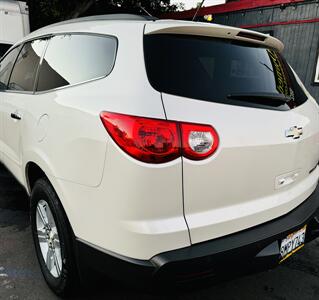 2011 Chevrolet Traverse LT   - Photo 3 - San Diego, CA 92115