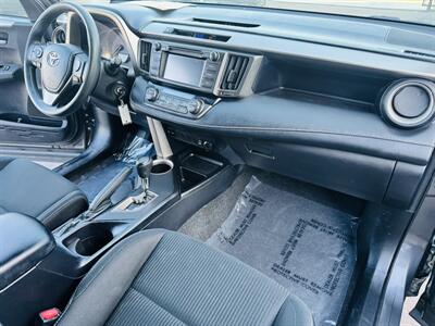 2015 Toyota RAV4 XLE   - Photo 14 - San Diego, CA 92115