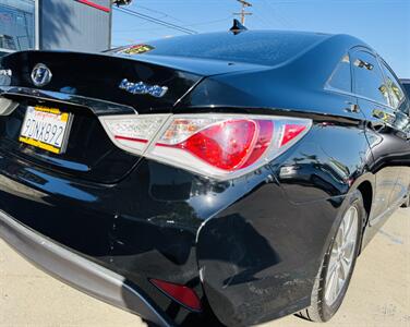 2014 Hyundai SONATA Hybrid Limited   - Photo 6 - San Diego, CA 92115