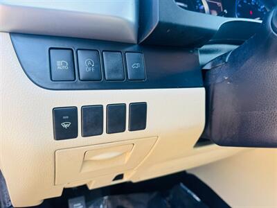 2019 Toyota Highlander XLE   - Photo 9 - San Diego, CA 92115