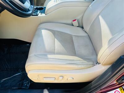 2019 Toyota Highlander XLE   - Photo 8 - San Diego, CA 92115