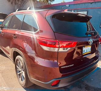 2019 Toyota Highlander XLE   - Photo 3 - San Diego, CA 92115