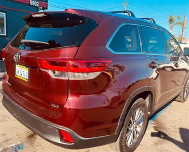 2019 Toyota Highlander XLE   - Photo 6 - San Diego, CA 92115