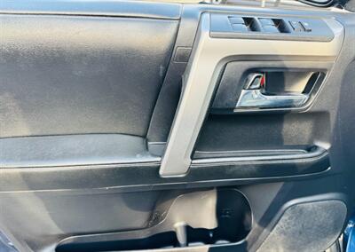 2014 Toyota 4Runner SR5 Premium   - Photo 7 - San Diego, CA 92115