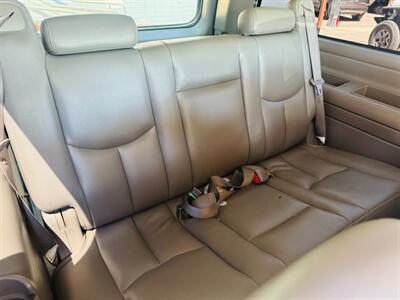 2005 Chevrolet Suburban 1500 LT   - Photo 16 - San Diego, CA 92115