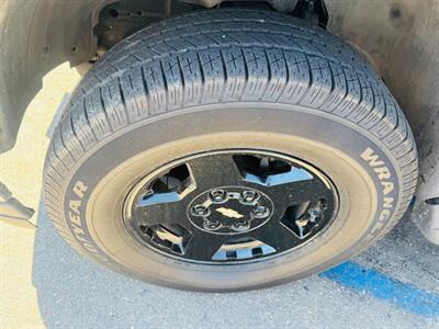 2005 Chevrolet Suburban 1500 LT   - Photo 17 - San Diego, CA 92115