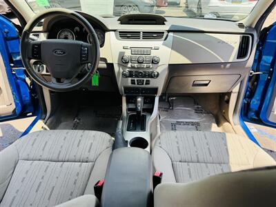 2011 Ford Focus SE  71K - Photo 11 - San Diego, CA 92115