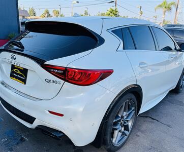 2017 INFINITI QX30 Sport   - Photo 6 - San Diego, CA 92115