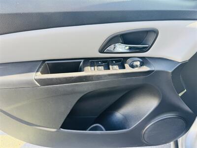 2012 Chevrolet Cruze LS   - Photo 7 - San Diego, CA 92115