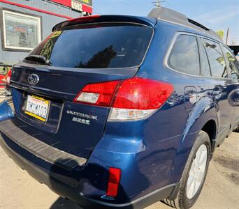 2010 Subaru Outback 2.5i Limited  One Owner - Photo 6 - San Diego, CA 92115