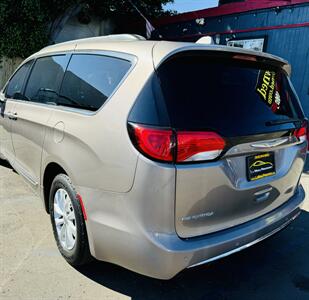 2017 Chrysler Pacifica Touring-L  84k Miles - Photo 3 - San Diego, CA 92115