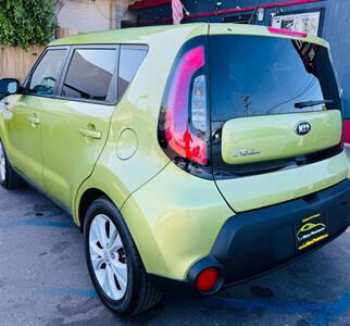 2015 Kia Soul EX Plus   - Photo 3 - San Diego, CA 92115