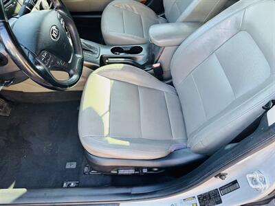 2014 Kia Forte EX   - Photo 8 - San Diego, CA 92115