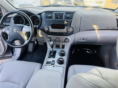 2012 Toyota Highlander SE   - Photo 11 - San Diego, CA 92115