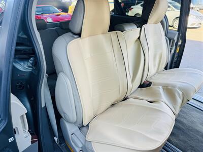 2013 Toyota Sienna XLE 8-Passenger - Photo 14 - San Diego, CA 92115