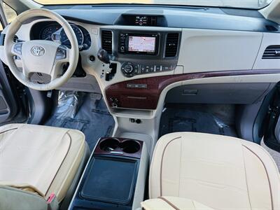 2013 Toyota Sienna XLE 8-Passenger - Photo 10 - San Diego, CA 92115