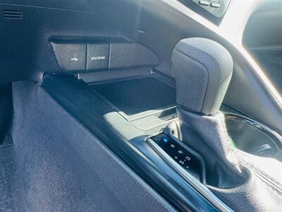 2020 Toyota Camry Hybrid LE   - Photo 13 - San Diego, CA 92115