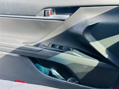 2020 Toyota Camry Hybrid LE   - Photo 7 - San Diego, CA 92115