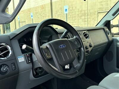 2012 Ford F-550 F-550 -Crew Cab 6.7 Diesel 12’ Flatbed Liftgate ON  12' Flatbed w/ Liftgate - Photo 19 - Seattle, WA 98108