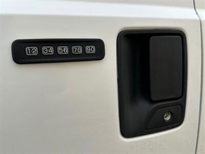 2012 Ford F-550 F-550 -Crew Cab 6.7 Diesel 12’ Flatbed Liftgate ON  12' Flatbed w/ Liftgate - Photo 34 - Seattle, WA 98108
