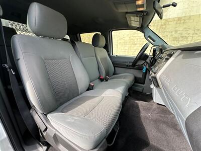 2012 Ford F-550 F-550 -Crew Cab 6.7 Diesel 12’ Flatbed Liftgate ON  12' Flatbed w/ Liftgate - Photo 27 - Seattle, WA 98108