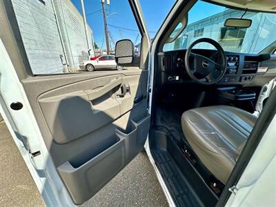 2019 GMC Savana 3500 12' Box - Photo 17 - Seattle, WA 98108