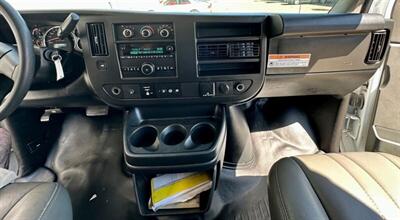2019 GMC Savana 3500 12' Box - Photo 20 - Seattle, WA 98108