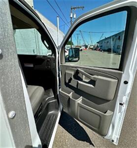 2019 GMC Savana 3500 12' Box - Photo 15 - Seattle, WA 98108
