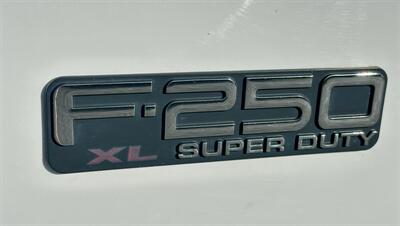 2002 Ford F-250 Super Duty ~ 7.3 Diesel * Low Miles + Liftgate   - Photo 16 - Seattle, WA 98108