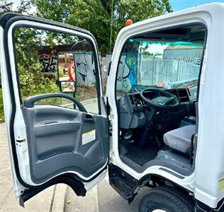 2018 ISUZU NPR 16' Box w/ Liftgate   - Photo 17 - Seattle, WA 98108
