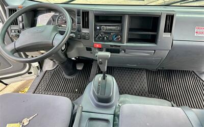 2018 ISUZU NPR 16' Box w/ Liftgate   - Photo 24 - Seattle, WA 98108