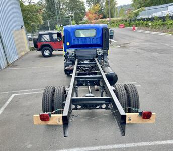 2009 GMC W5500 ~150 " WB Cab & Chassis   - Photo 4 - Seattle, WA 98108