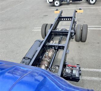 2009 GMC W5500 ~150 " WB Cab & Chassis   - Photo 5 - Seattle, WA 98108