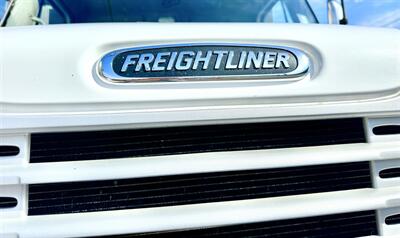 2017 Freightliner M2 106 26' Flatbed with LiftGate - Photo 10 - Seattle, WA 98108