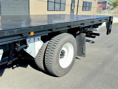 2017 Freightliner M2 106 26' Flatbed with LiftGate - Photo 13 - Seattle, WA 98108