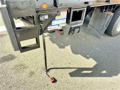 2017 Freightliner M2 106 26' Flatbed with LiftGate - Photo 23 - Seattle, WA 98108