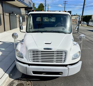 2017 Freightliner M2 106 26' Flatbed with LiftGate - Photo 12 - Seattle, WA 98108