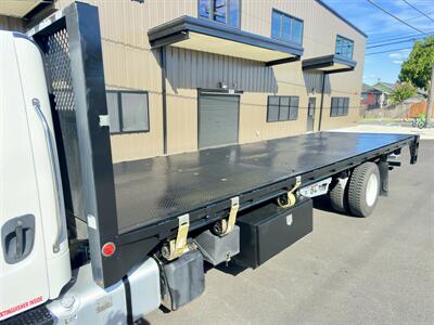 2017 Freightliner M2 106 26' Flatbed with LiftGate - Photo 14 - Seattle, WA 98108