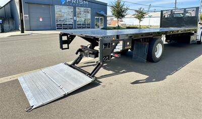 2017 Freightliner M2 106 26' Flatbed with LiftGate - Photo 3 - Seattle, WA 98108