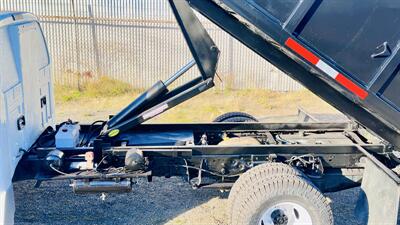 2004 Ford F-350 Super Duty Dump Truck   - Photo 10 - Seattle, WA 98108