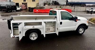 2013 Ford F350 + Liftgate - Photo 13 - Seattle, WA 98108