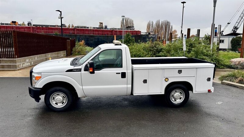 2013 Ford F350 + Liftgate  