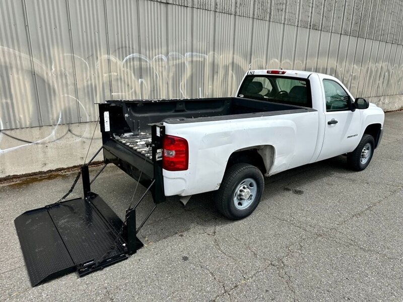 2008 Chevrolet Silverado 2500HD + Liftgate +  