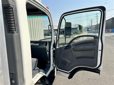 2019 Chevrolet W4500 16 foot with LiftGate - Photo 23 - Seattle, WA 98108
