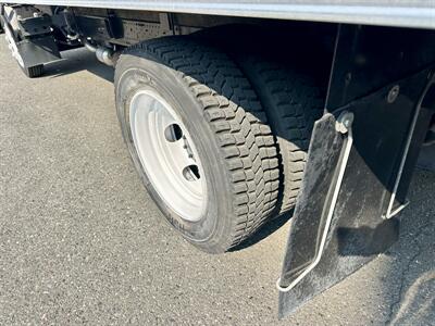 2019 Chevrolet W4500 16 foot with LiftGate - Photo 31 - Seattle, WA 98108