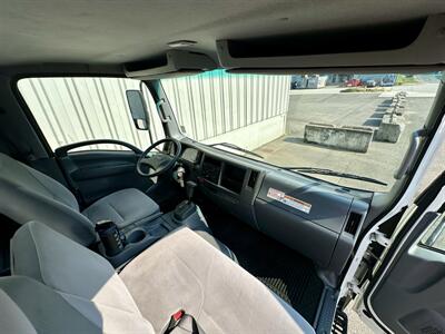 2019 Chevrolet W4500 16 foot with LiftGate - Photo 24 - Seattle, WA 98108